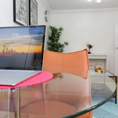 Mcrae - 2 Bed Flat - South - Crystal Palace