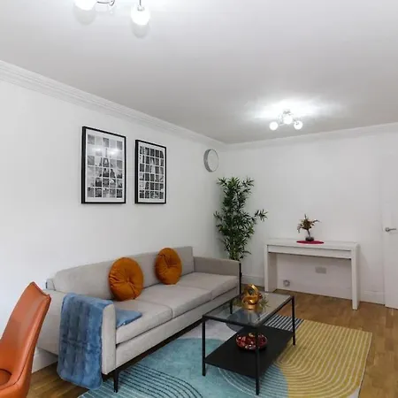 Mcrae - 2 Bed Flat - South - Crystal Palace Apartment Norwood