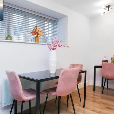 Apartment Awesome 1 Bedroom Flat In