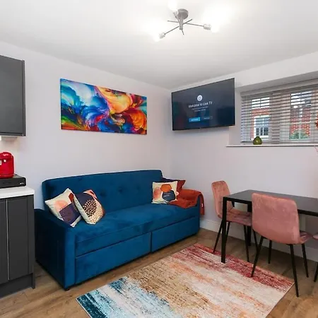 Awesome 1 Bedroom Flat In