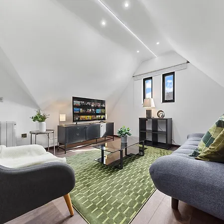 The Retreat - Unico Residences Apartment