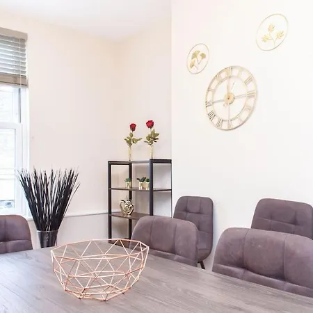 Spacy 3 Bedroom Woolwich London