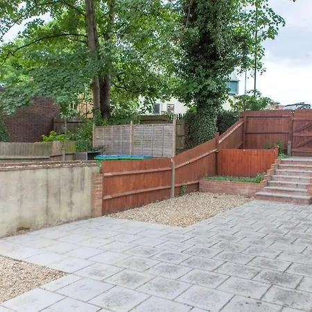Apartment Spacy 3 Bedroom Woolwich London