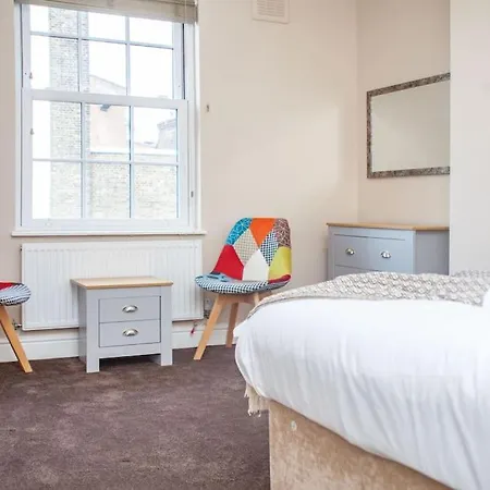 Apartment Spacy 3 Bedroom Woolwich *