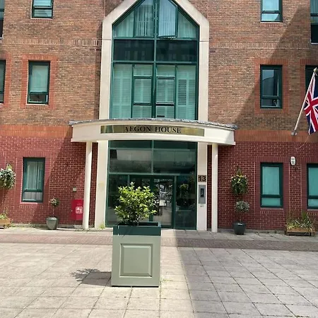 3 Bed Smart - Canary Wharf Apartment London