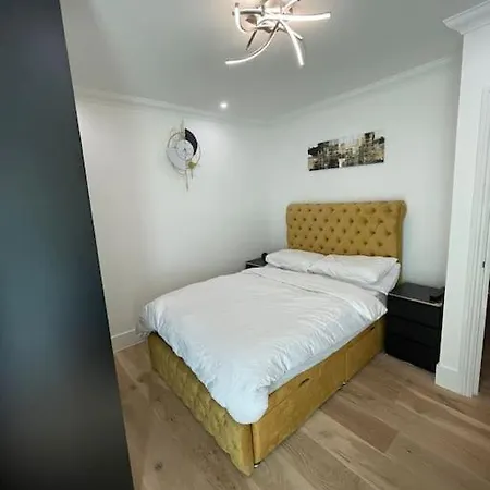 Apartment 3 Bed Smart - Canary Wharf London