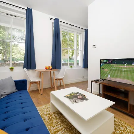 Quaint Flat By Hampstead Heath London