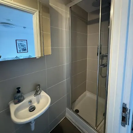 Fun Energetic Oasis In Islington - Sleeps6 *