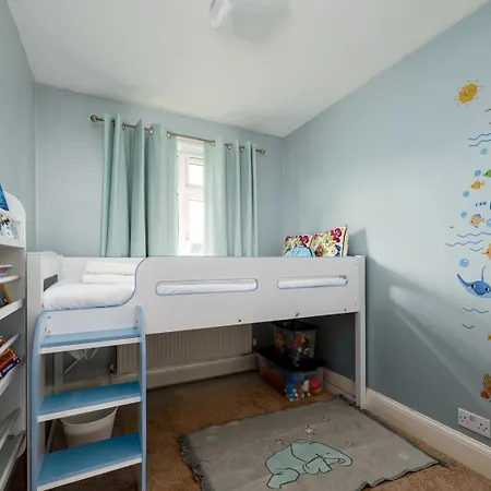 Guestready - Family House Retreat In *