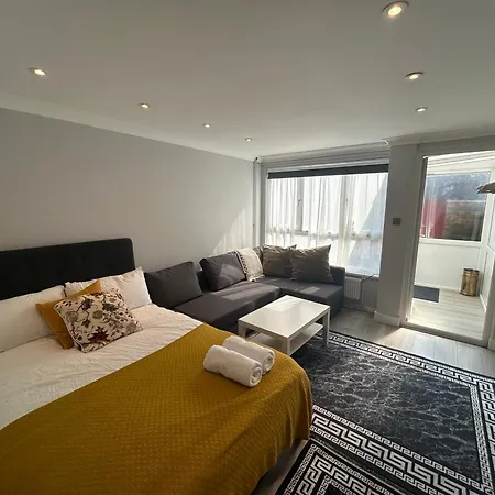 King's Cross Lawrence Private Aparthotel