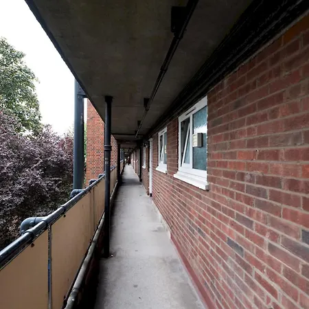 Apartment Modern 2-bed Flat Woolwich Station 6 Mins Walk Pass The Keys *