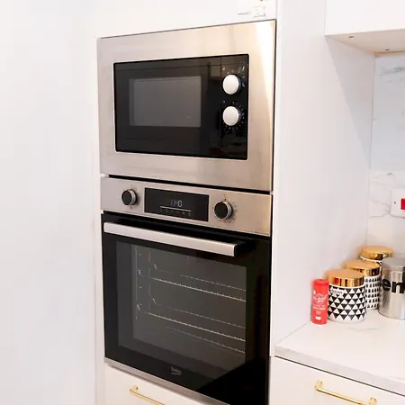 Modern 2-bed Flat Woolwich Station 6 Mins Walk Pass The Keys Apartment *