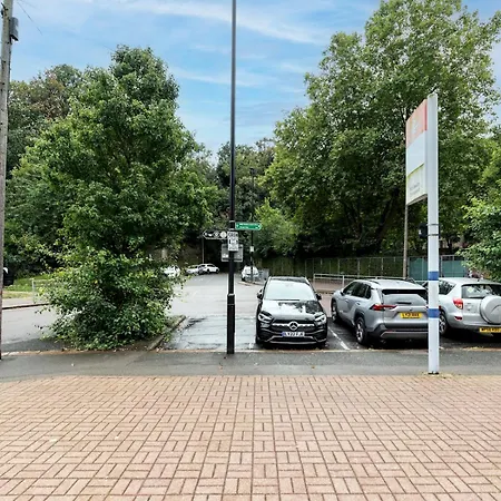 Modern 2-bed Flat Woolwich Station 6 Mins Walk Pass The Keys Apartment