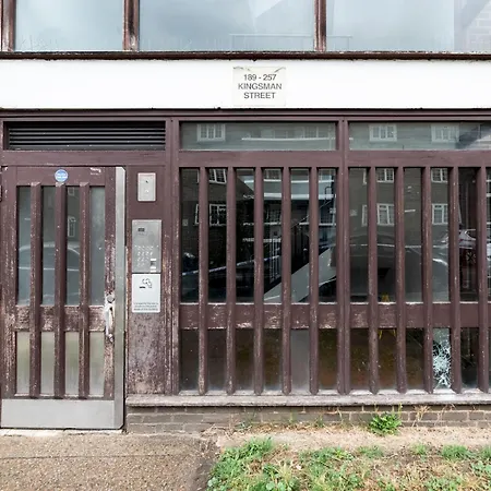 Modern 2-bed Flat Woolwich Station 6 Mins Walk Pass The Keys *