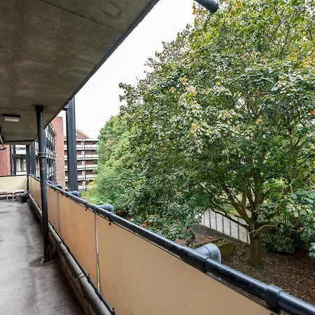 Modern 2-bed Flat Woolwich Station 6 Mins Walk Pass The Keys Apartment