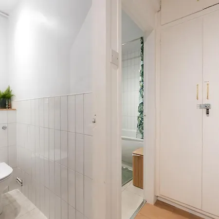 Modern 2-bed Flat Woolwich Station 6 Mins Walk Pass The Keys *
