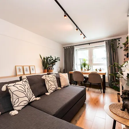 Apartment Modern 2-bed Flat Woolwich Station 6 Mins Walk Pass The Keys London