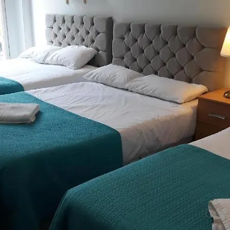 Hotel 145 Twin Towers London