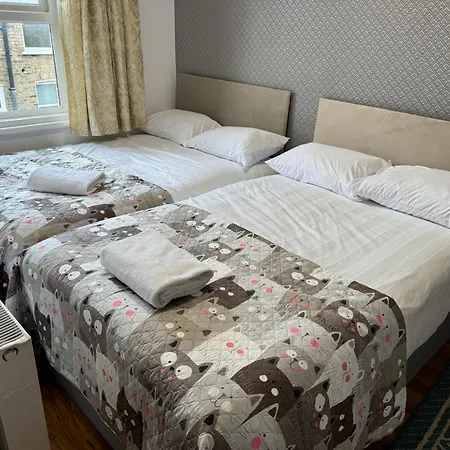 Hotel 145 Twin Towers London