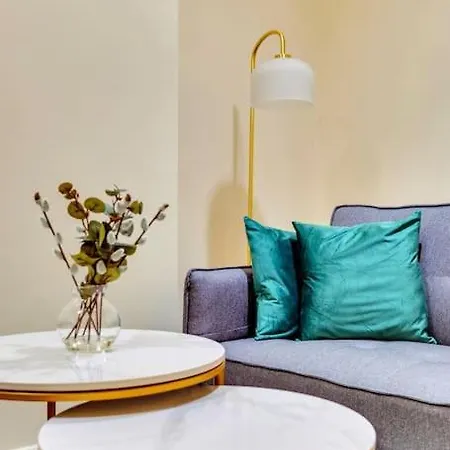 Spacious London Home- 15 Minutes To Paddington * Hayes (Greater London)