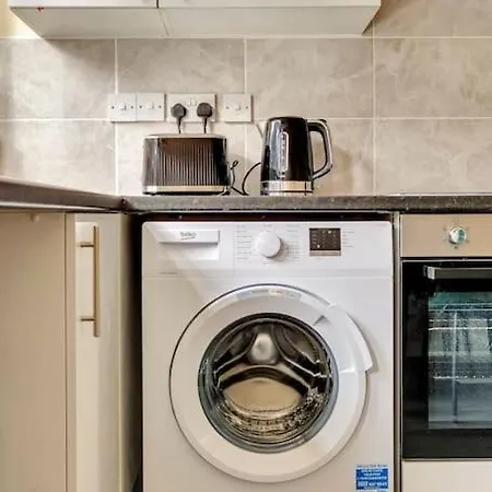 Spacious London Home- 15 Minutes To Paddington *