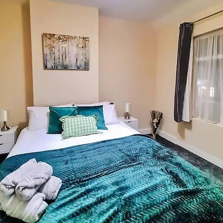 Spacious London Home- 15 Minutes To Paddington *