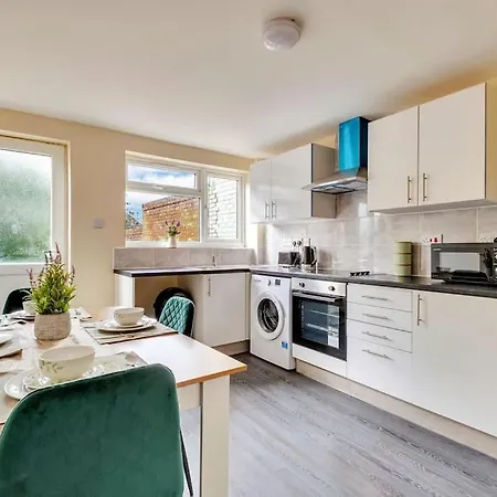 Spacious London Home- 15 Minutes To Paddington Appartement