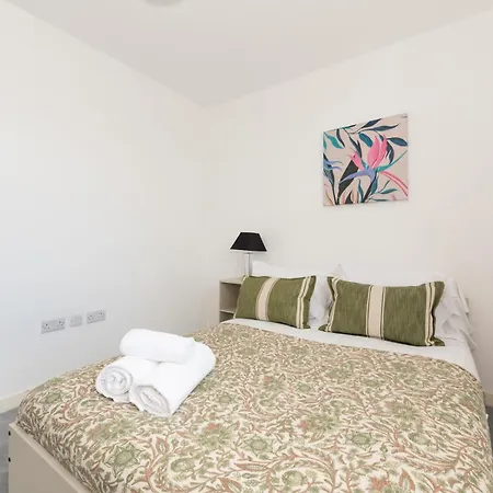 Pass The Keys Spacious 2bed2bath With Parking Terrace