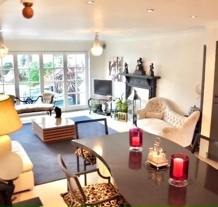 Beautiful In Gated Community London