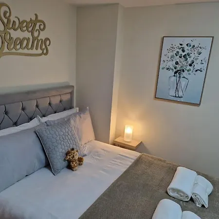 Apartment Cozy Flat & Lovely Garden, High Speed Wifi Cranford