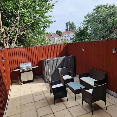 Cozy Flat & Lovely Garden, High Speed Wifi Apartment *
