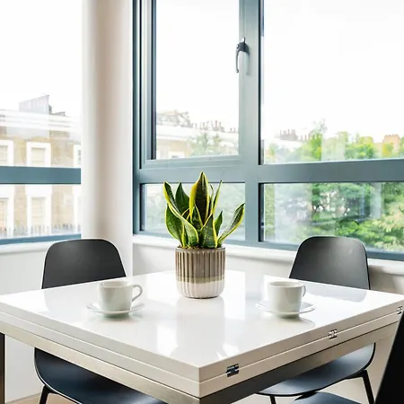 Urban Haven A Central Modern Gem London