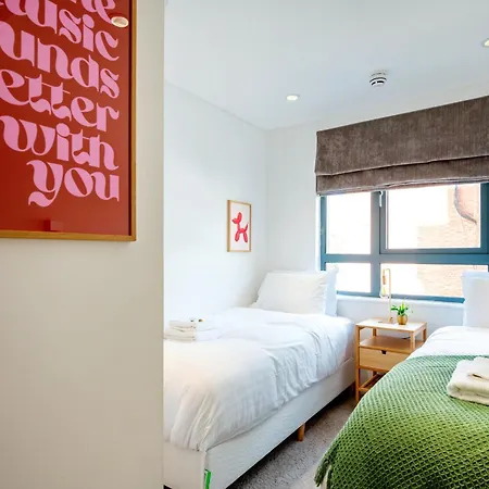 Apartment Urban Haven A Central Modern Gem