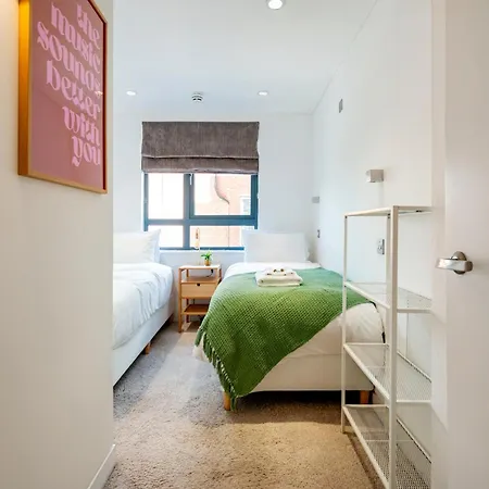 Urban Haven A Central Modern Gem *