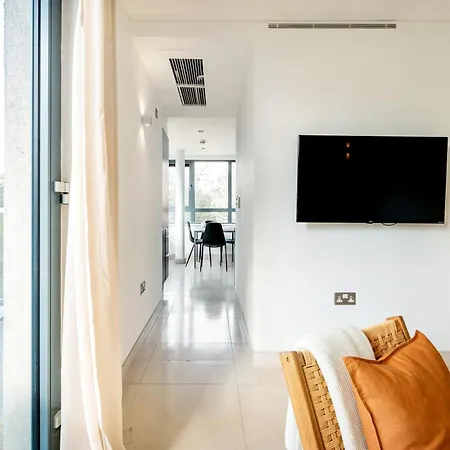 Urban Haven A Central Modern Gem * London
