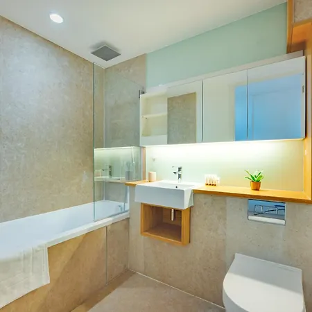 Urban Haven A Central Modern Gem Apartment
