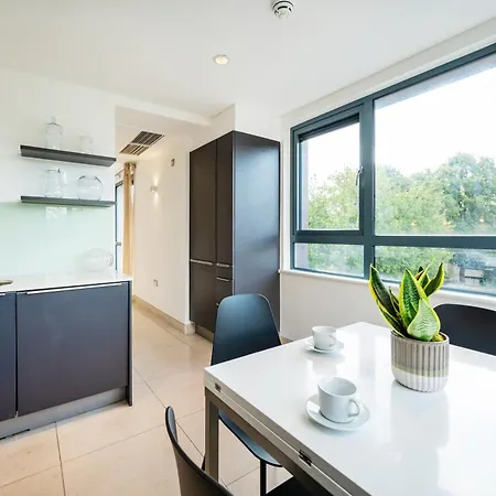 Urban Haven A Central Modern Gem * London