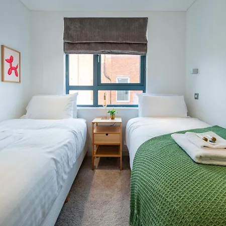 Urban Haven A Central Modern Gem *