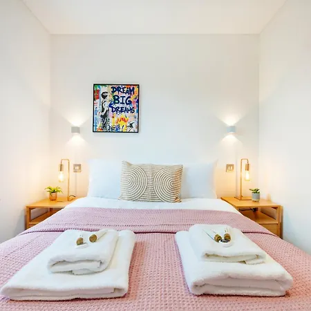 Urban Haven A Central Modern Gem * London