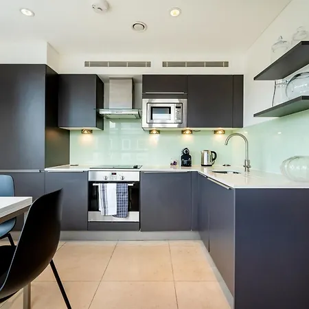 Urban Haven A Central Modern Gem Apartment