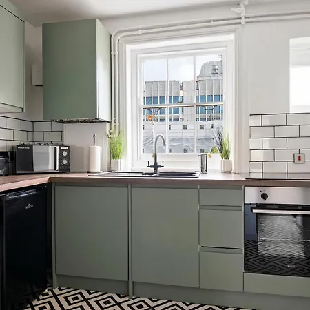 Apartment Victorian Charm *