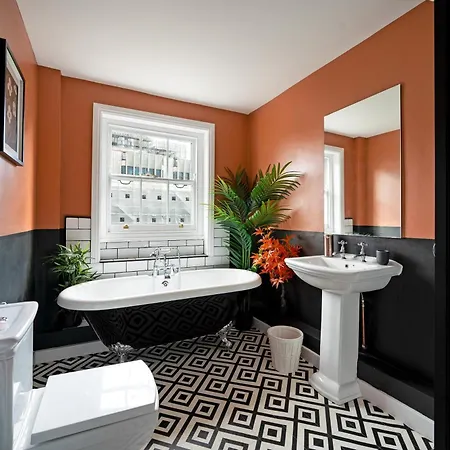 Apartment Victorian Charm