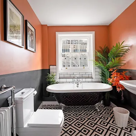 Victorian Charm Apartment London
