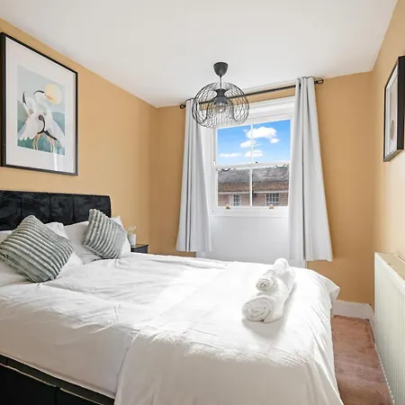 Apartment Victorian Charm