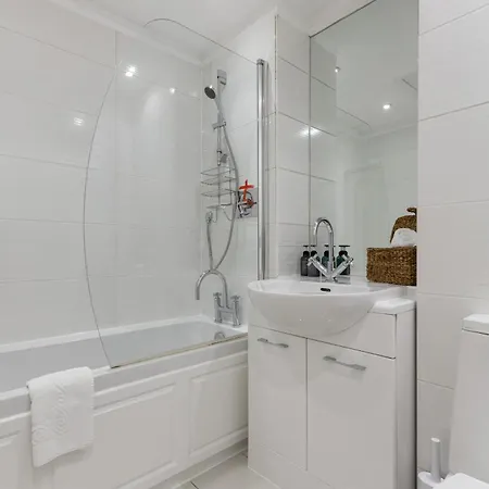 Luxurious Hideaway Retreat - La Reserve Knightsbrige Apartment London