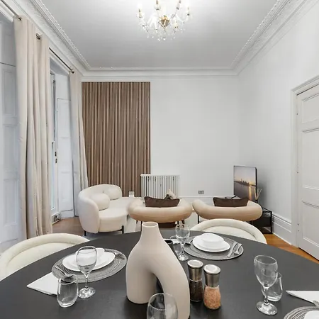 Apartment Luxurious Hideaway Retreat - La Reserve Knightsbrige London
