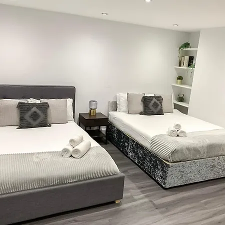 Detached House With Free Parking In Little Venice Near Paddington Hyde Park Apartment