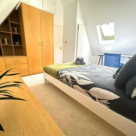 Detached House With Free Parking In Little Venice Near Paddington Hyde Park Apartment