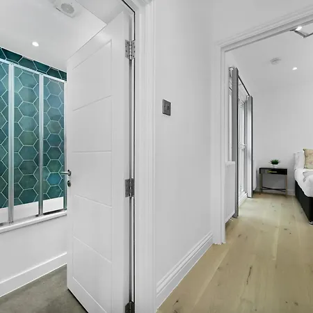 Soho One Bedroom * London