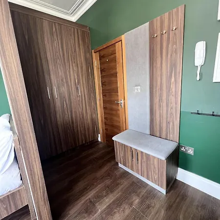 Cozy With Great Location London